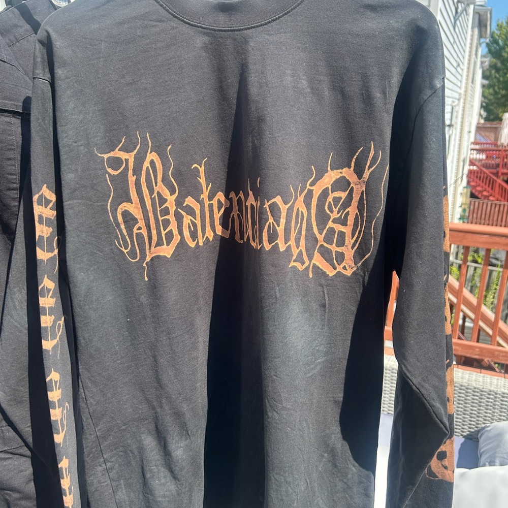 Balenciaga BLACK WASHED GOTHIC LETTER PRINTED OVERSIZED LONGSLEEVE